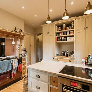 https://unique-accommodation-with-amazing-views.yorkshirehotels.net
